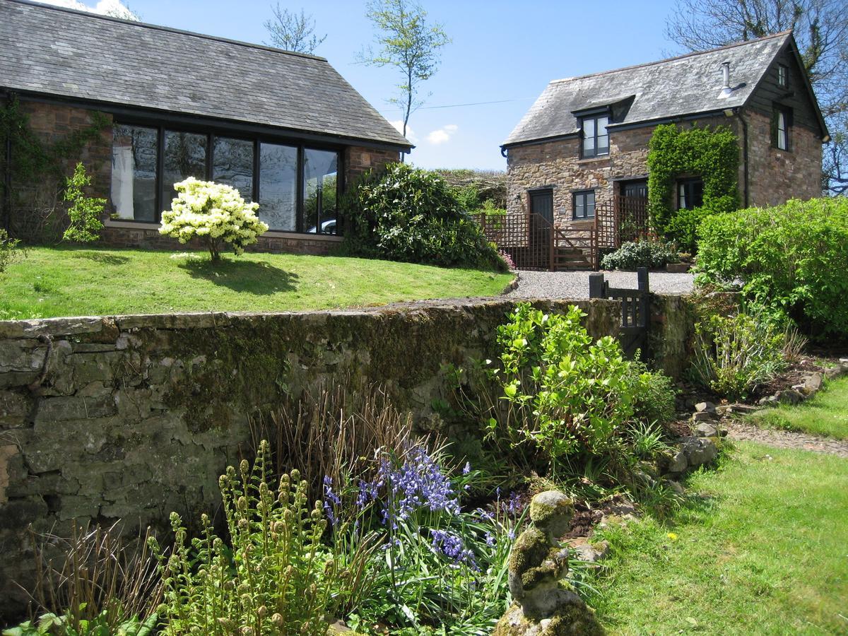 Three Gates Farm Holiday Cottages Huntsham Ngoại thất bức ảnh