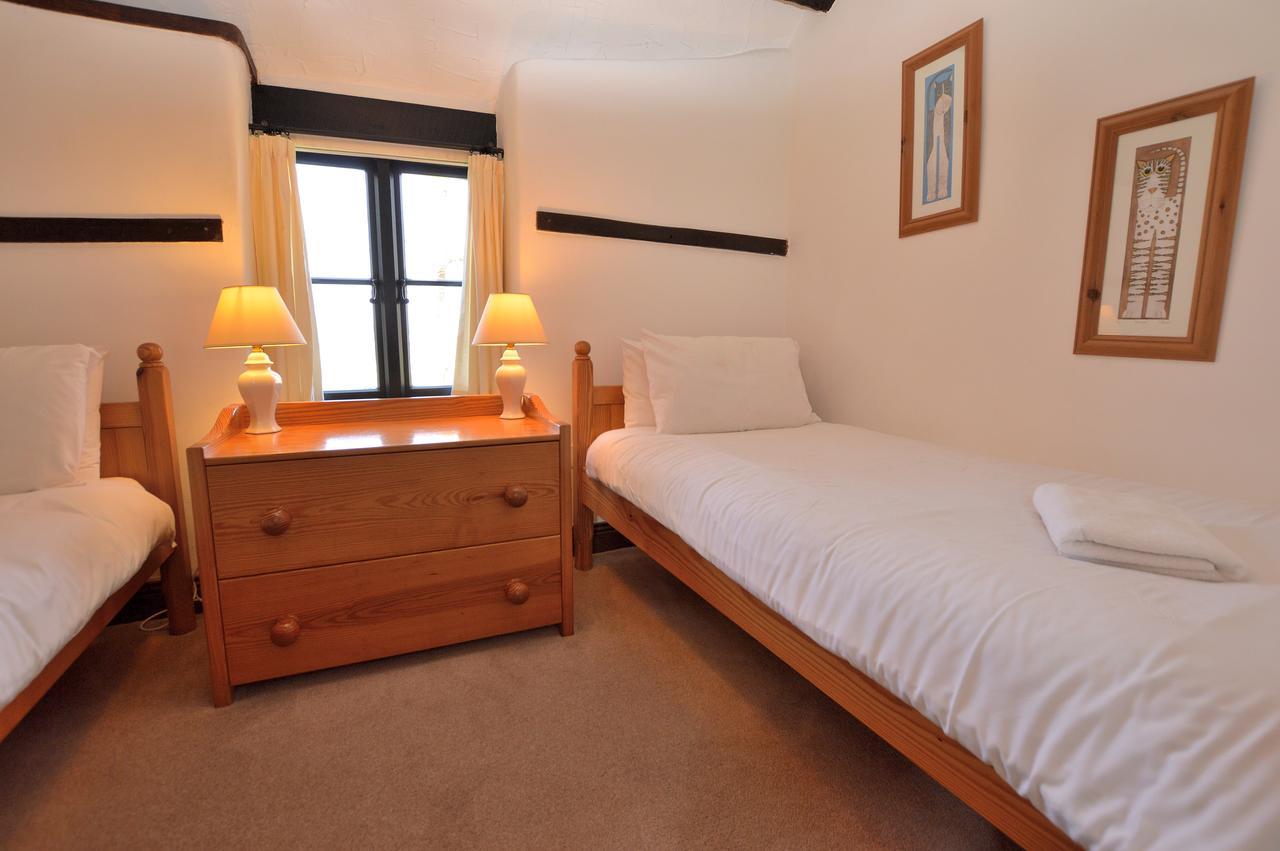 Three Gates Farm Holiday Cottages Huntsham Ngoại thất bức ảnh